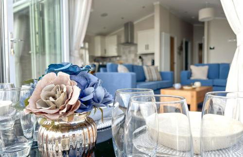 Lodge 9 Creek Caravan Park Ringstead - Photo 3