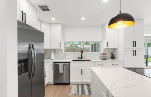 Delilas Chic 3 Bedroom 2 bath Abode with Heated Pool - Foto 78