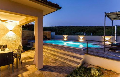 3 Bedroom Nice Home In Kapovci - Foto 16