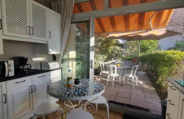 Nice studio with terrace near the sea - Photo 5