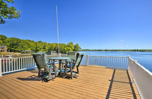 Waterfront Wellesley Island Getaway w/ Deck! - Foto 29