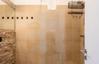 Airport Apartment für 4 - Smart TV - Küche - eCharger - Foto 32