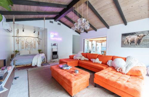 Angel&Rose Universal Hollywood Heated Pool House King Bed - Foto 55