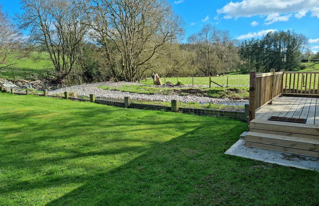 Shropshire - Riverside - Cabin - Sleeps 2 - Hottub - Foto 21