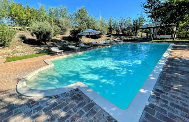 Detached Villa - Sleeps 10 - Pool - Pergola - Playground for Children - Wifi - Foto 45