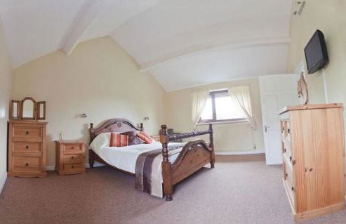 3 Bed Cottage-Sleeps 6-Garden-Hot Tub-Games Room - Photo 12