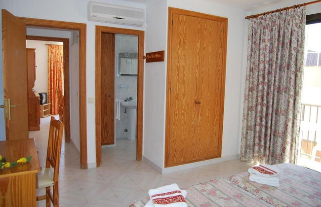 Bella Maria Apartments & Pool Club - Photo 5