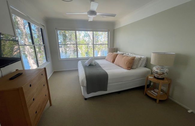 Noosa Entrance Waterfront Resort - Photo 41