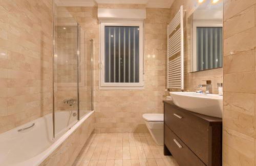 Encanto y Confort en Calle Epalza - Tu Familia en el Corazón de Bilbao - Foto 22