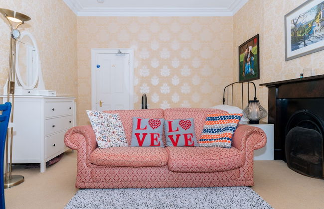 Spacious 4 Bedroom Apartment Near The Meadows/old Town - Foto 20