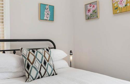 Downtown home! Walk to Bulls Stadium, DPAC & food - Foto 22