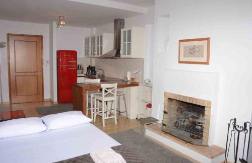 Kalavrita Luxurious Apartments - Photo 5