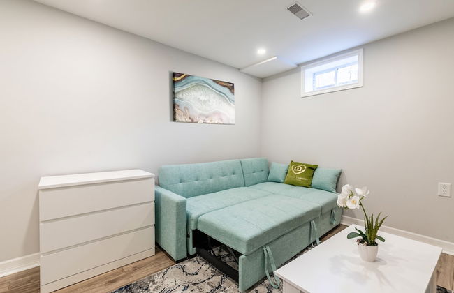 GLOBALSTAY. Modern 3-4 Bedroom Town - Photo 17