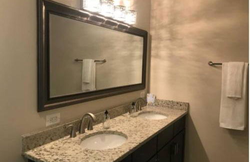 Entire Extra Large Luxury 3 Bedrooms Condo - Photo 32