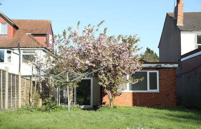 Cosy 3-bed Bungalow NEC Airport Close to Amenities - Foto 11
