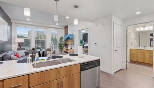 1BR Escape w Parking, Near Temple Sq & Delta Ctr - Foto 4