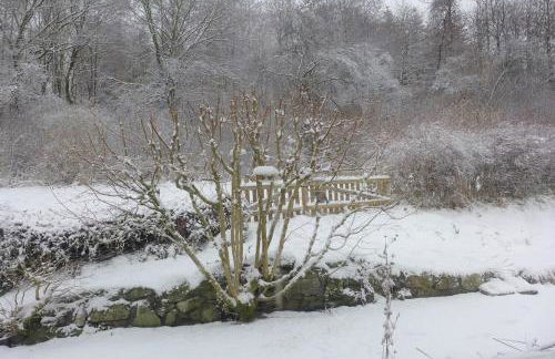 Vacation home with a view of nature, home theater, fireplace - Foto 18