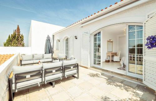 Lovely Very Private Villa with Beautiful Gardens - Foto 16