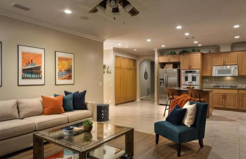 Spacious Disney Retreat with Pool Table Fire Pit - Foto 5