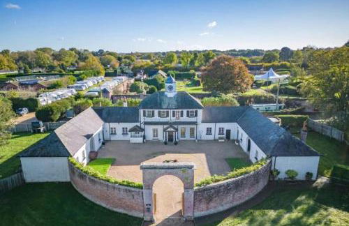 The Annex at Merley Mews - Photo 2