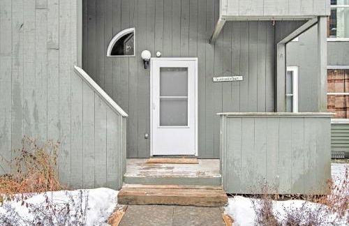 Ski-InandSki-Out Tenney Mountain Condo with Fireplace! - Foto 28