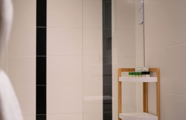 Pod Rooms - Nell Gwynn House Apartments - Photo 63