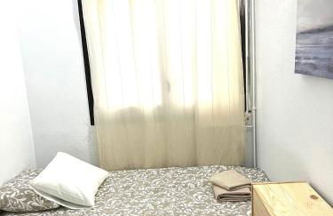 Camp Nou Apartment WiFi - Photo 10