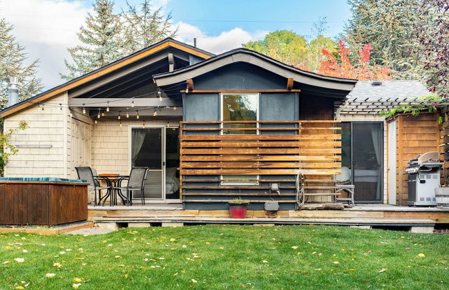 Riverfront Bend by Avantstay Private Dock, Large Yard w/ Views, Hot Tub - Foto 26