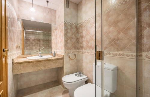 Central, Spacious Parking - Foto 17