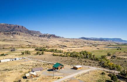 The Yellowstone - Spacious Wapiti Valley Cabin with Stunning Views! - Foto 30