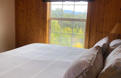 How would it feel to live close to the wildlife in a peaceful cozy cabin - Foto 9