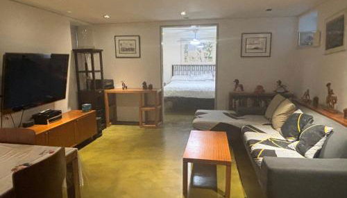 Cozy and Comfy Cellar - Foto 1