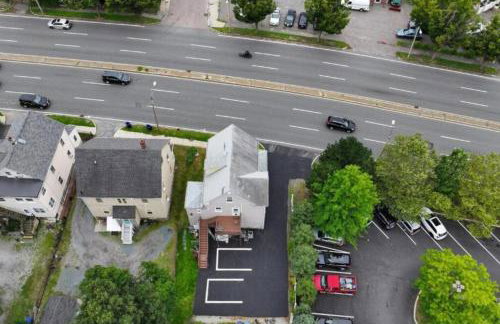 988 - 2 4BR Boston Cozy Getaway near Geneva Cliffs - Foto 37