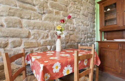 Farmhouse in Apecchio with Pool & Spa - Foto 3