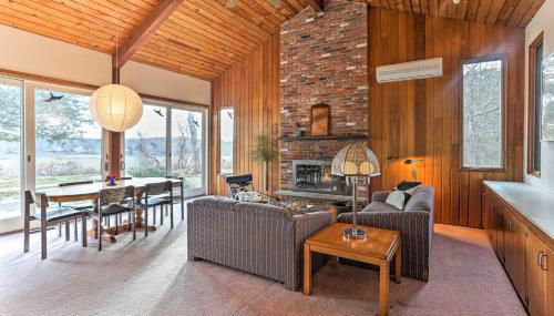 Stylish Wellfleet Home with Patio on 2 Private Acres - Foto 5