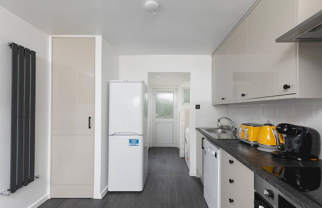 Skyvillion - Lush 2 Bed Hydean Way House & Garden - Foto 18