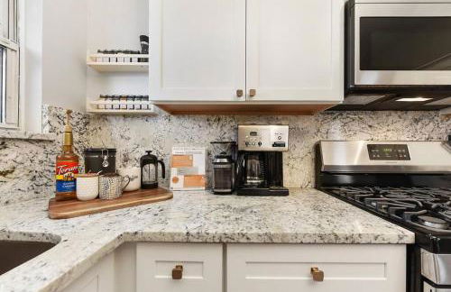 HostWise Stays - The Geneva - Easy Walk to Childrens - Foto 6