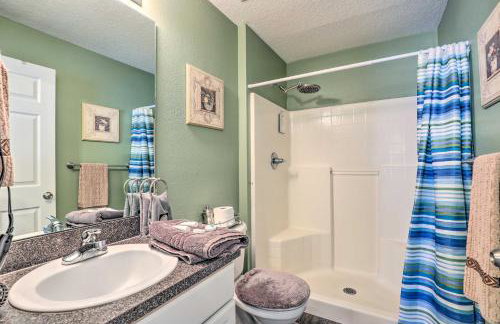 Cheery Condo with Community Pool and Waterslide! - Foto 20