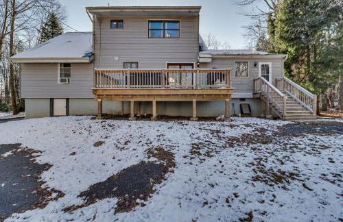 Lake Access and Private Hot Tub at Poconos Home! - Foto 31