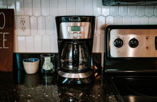 Cozy Cottage - Walk to Campus, Stadium, Downtown - Foto 34