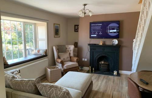 Old Canal-Side Cottage Taff Trail Merthyr Tydfil - Photo 53