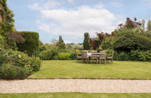 Ebrington Manor by Birch Stays - Photo 71