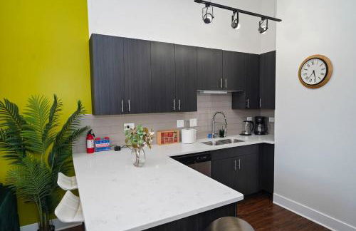 Charming 420Friendly 3BR South Loop Near McCormick 2001 South State St - 4F - Photo 15