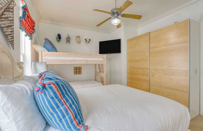 Doctor's Orders by Avantstay 5 Mins TO Beach! w/ Community Pool & Hot Tub! - Photo 36