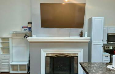 Renovated Peaceful Luxury Walk to Mall Park Publix - Photo 2