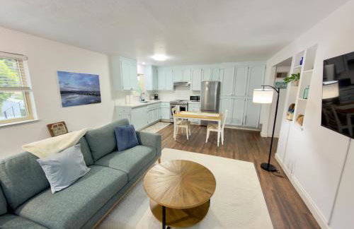 Cozy One-Bedroom Coastal Retreat - Walk to Beach - Foto 7