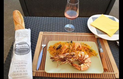 Studio Cerf, quartier marais, terrasse rez de chaussé, jardin accessible, matelas confortable - Foto 11