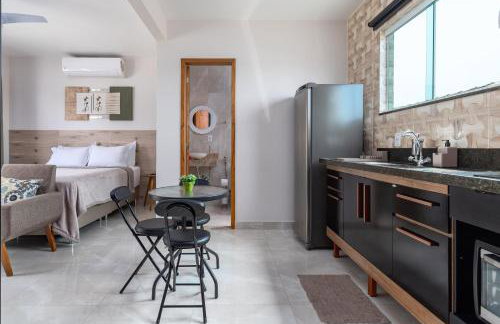 Studio completo com ar, garagem e varanda espaçosa - Ideal para 3 pessoas - Foto 14