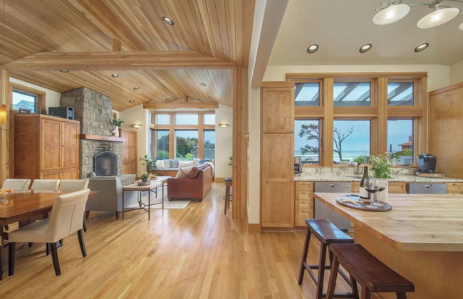The Castle Rock Estate by Avantstay Steps From Arch Cape Beach w/ Hot Tub & Sauna - Foto 134
