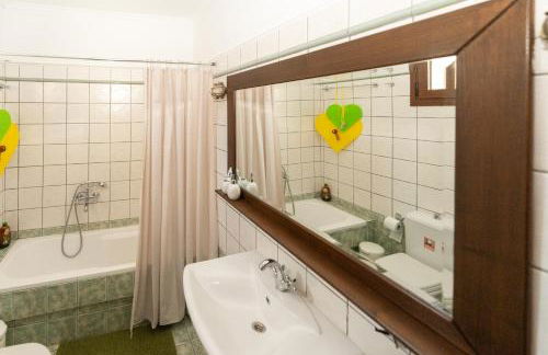 Ersis Retreat - Photo 17